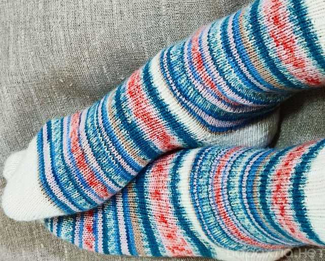 Продам: Вязанные носки ручной работы (новые)