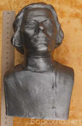 Продам: силуминовая статуэтка Максим Горький, ав