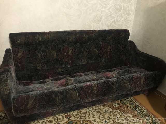 Продам: Продам диван с двумя креслами