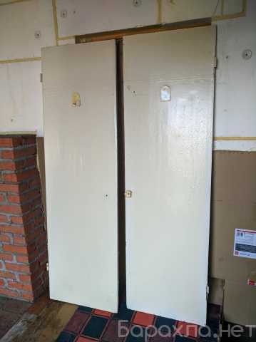 Продам: Дверь Деревянная Размером 60*200 см