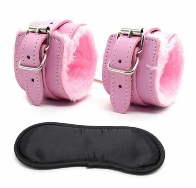 Продам: Розовые наручники с маской