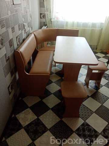 Продам: Стол кухонный, мягкий уголок, два стула