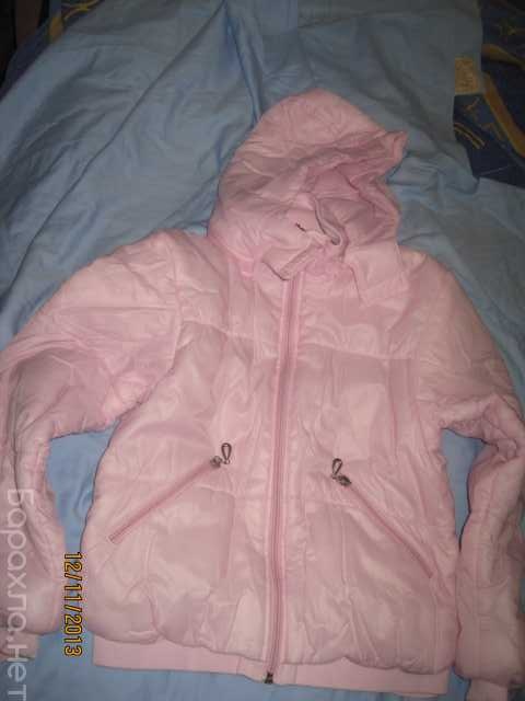 Продам: Куртка розовая с капюшоном для девочки