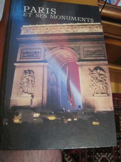 Продам: Памятники Парижа 80 страниц на французс