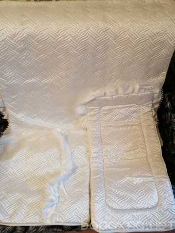 Продам: Новый набор :одеяло и комплект в коляску