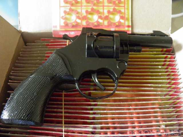Продам: Револьвер детский металл с пистонами