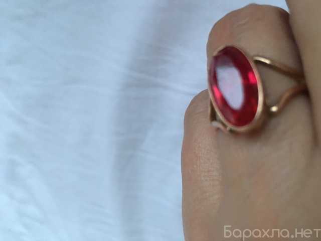 Продам: Кольцо золотое с рубином