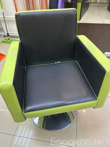 Продам: Парикмахерское кресло