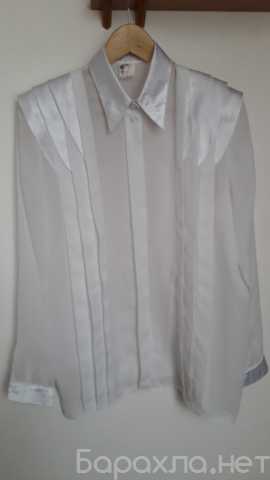 Продам: Продам женскую шелковую блузку в Москве