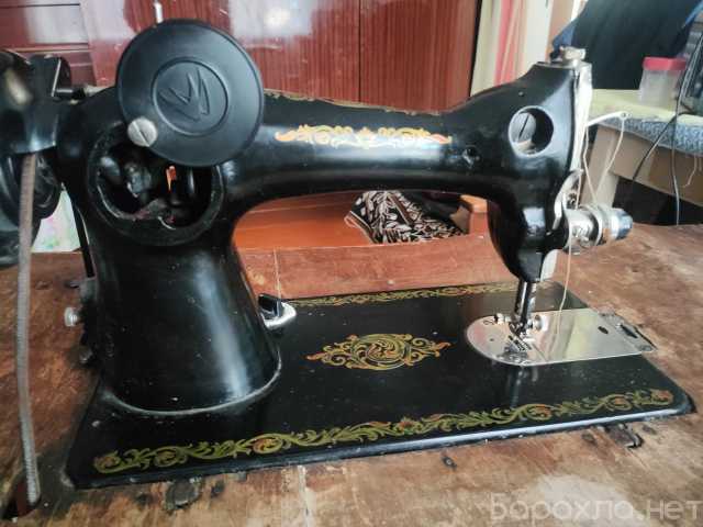 Продам: Старинная нажимная швейная машинка ~1950