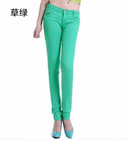 Продам: Яркие тонкие джинсы