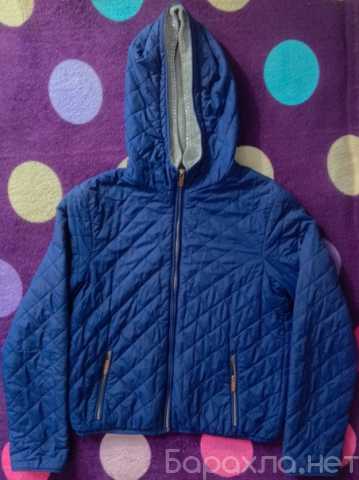 Продам: Куртка синяя демисезонная на девочку 152