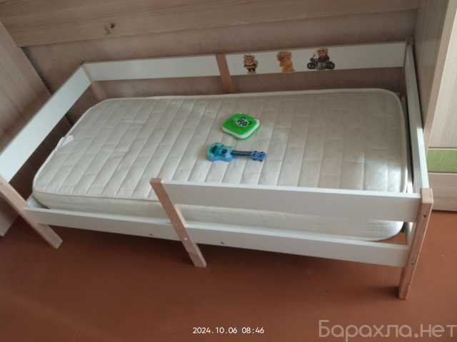 Продам: Кровать детская с матрасом