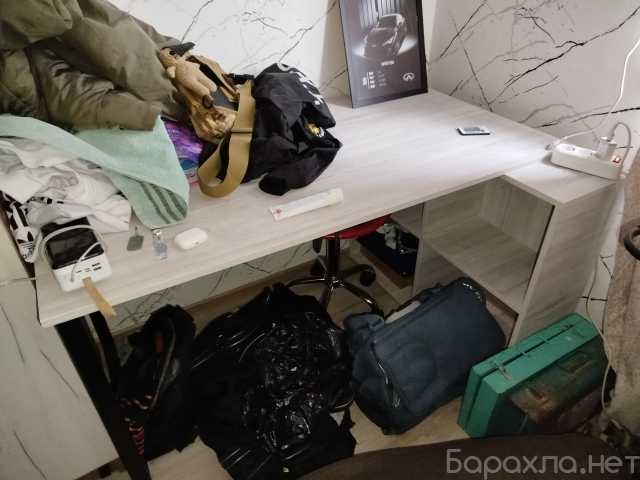 Продам: Стол компьютерный новый