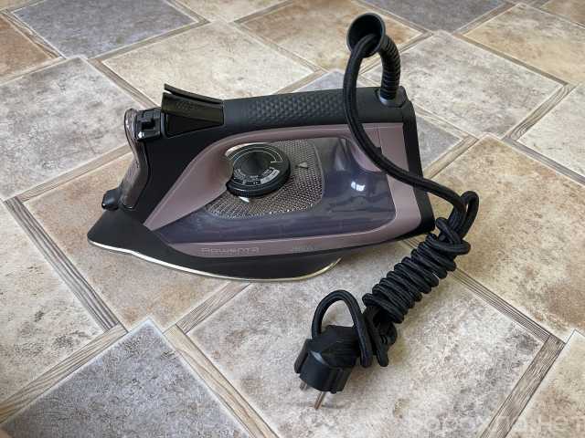 Продам: Утюг Rowenta Express Steam DW4345D1