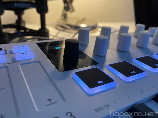Продам: MIDI-клавиатура Arturia Minilab 3