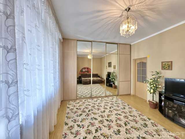 Продам: квартиру