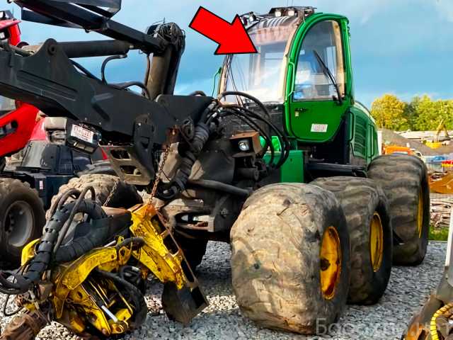 Продам: Стекло лоб JOHN DEERE L202784 L207859