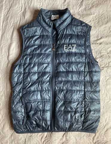Продам: Жилетка EA7 (оригинал)