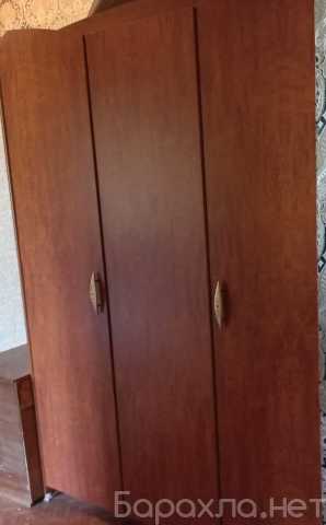 Продам: Шкаф трехстворчатый б/у
