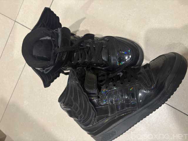 Продам: jeremy scott wings 4.0