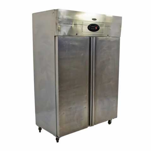 Продам: Холодильный шкаф Tefcold RK1010