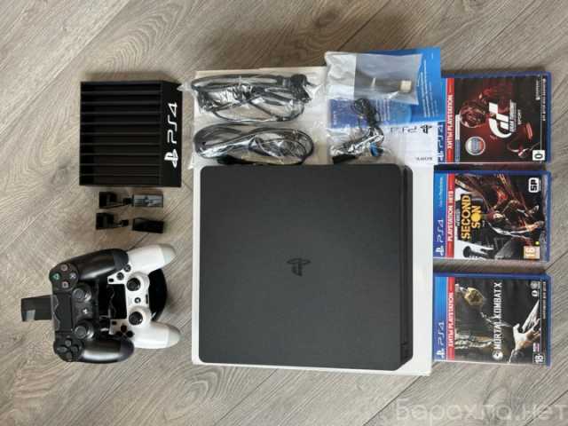 Продам: Игровая приставка Sony PlayStation 4