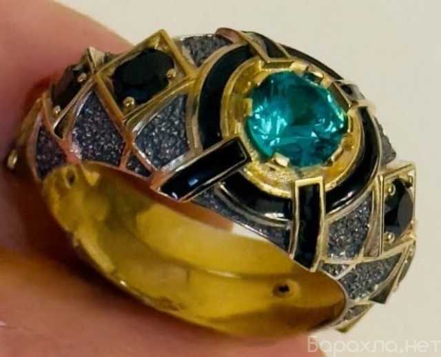 Продам: Кольцо с изумрудом и чёрными бриллиантам