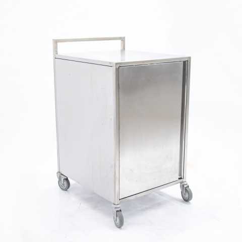 Продам: Тележка закрытая 600х700х980