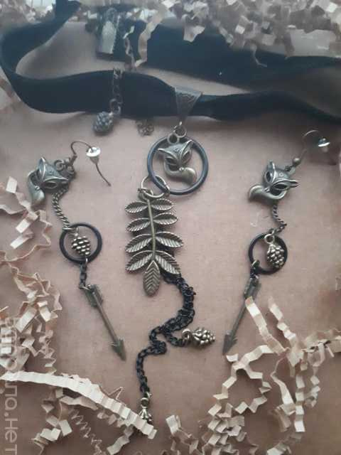 Продам: серьги и чокер, б.у, за два товара цена