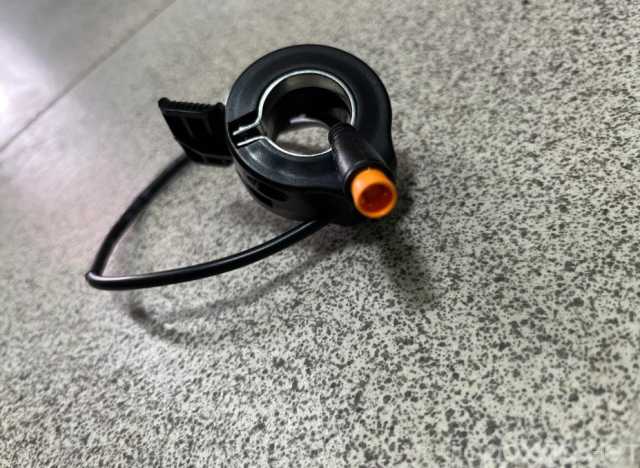 Продам: Курок газа Kugoo M4 pro max