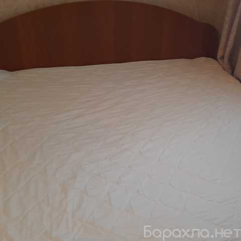 Продам: Двухспальная кровать с матрасом б/у