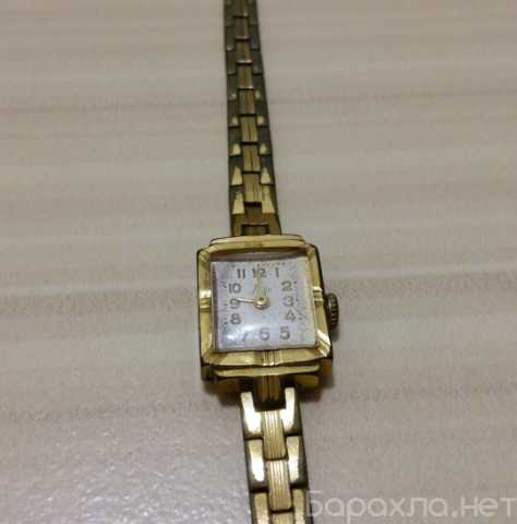 Продам: часы женские наручные с браслетом Луч