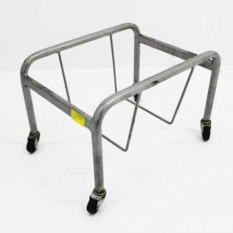 Продам: Подставка металлическая передвижная