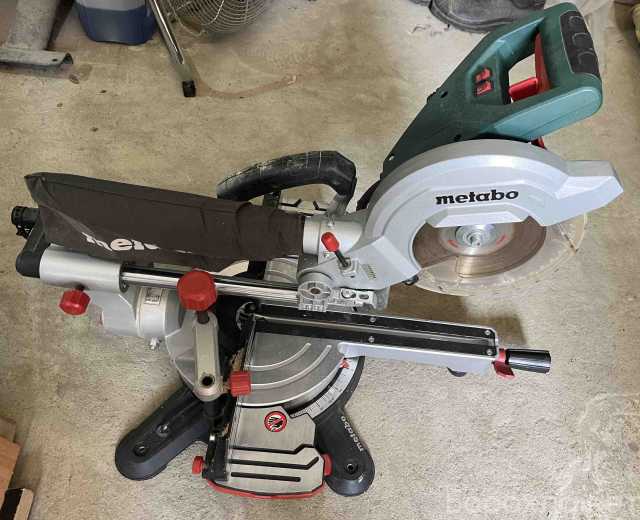 Продам: Торцовочная пила