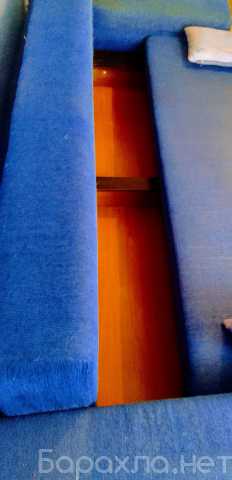 Продам: Диван трехместный