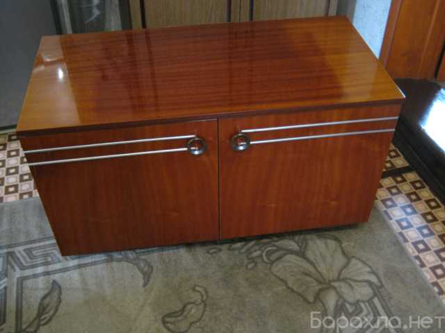 Продам: Тумбочка под телевизор или аквариум СССР