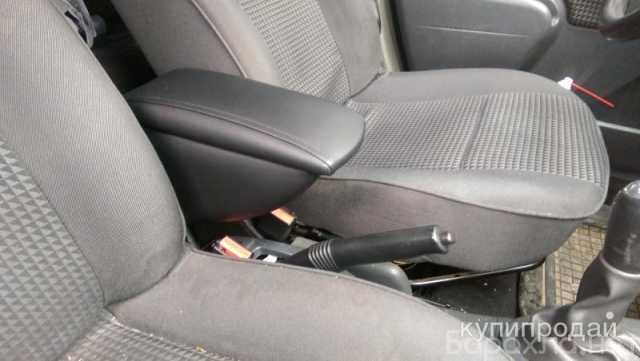 Продам: Подлокотник Рено Логан 1 рейсталлинг