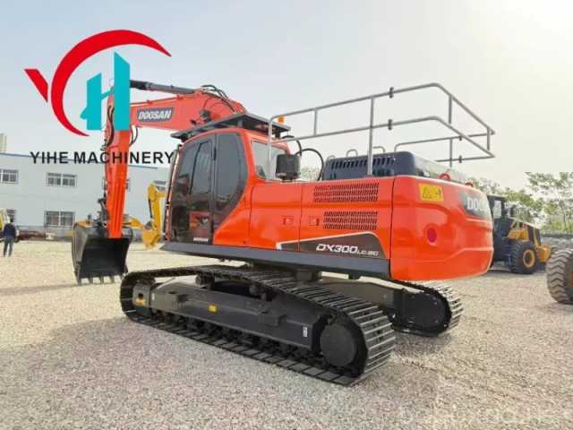 Продам: Б/у экскаватор Doosan Dx300, 30-тонный