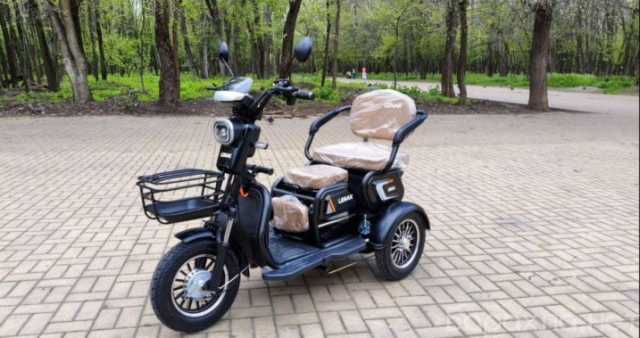 Продам: Трицикл электрический Новый Lenak